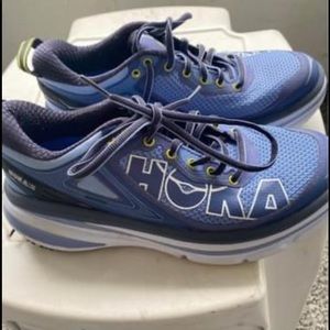 Hoka ladies tennis shoes worn  1 time 6.5